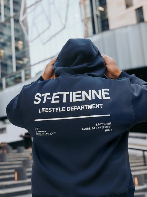 Hoodie season is here... and you'll want to add our new arrivals to your rotation. 

#hoodies #newarrivals #casualstyle #axlandco