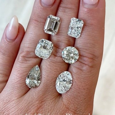 Is April the luckiest month… or what? 💎 Who has an April birthday?