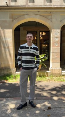 Weekend mode: on
Plans: vague
Outfit: sorted