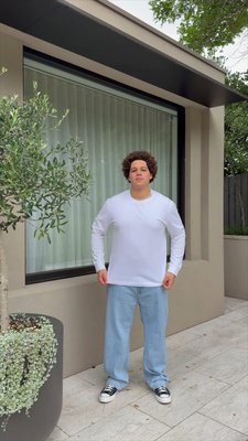 The Classic Heavy Long Sleeve Tee, built for everyday wear.

A big and tall essential with a structured fit, perfect for layering or wearing solo.

#johnnybigg #menswear #bigandtall #longsleeve #basics