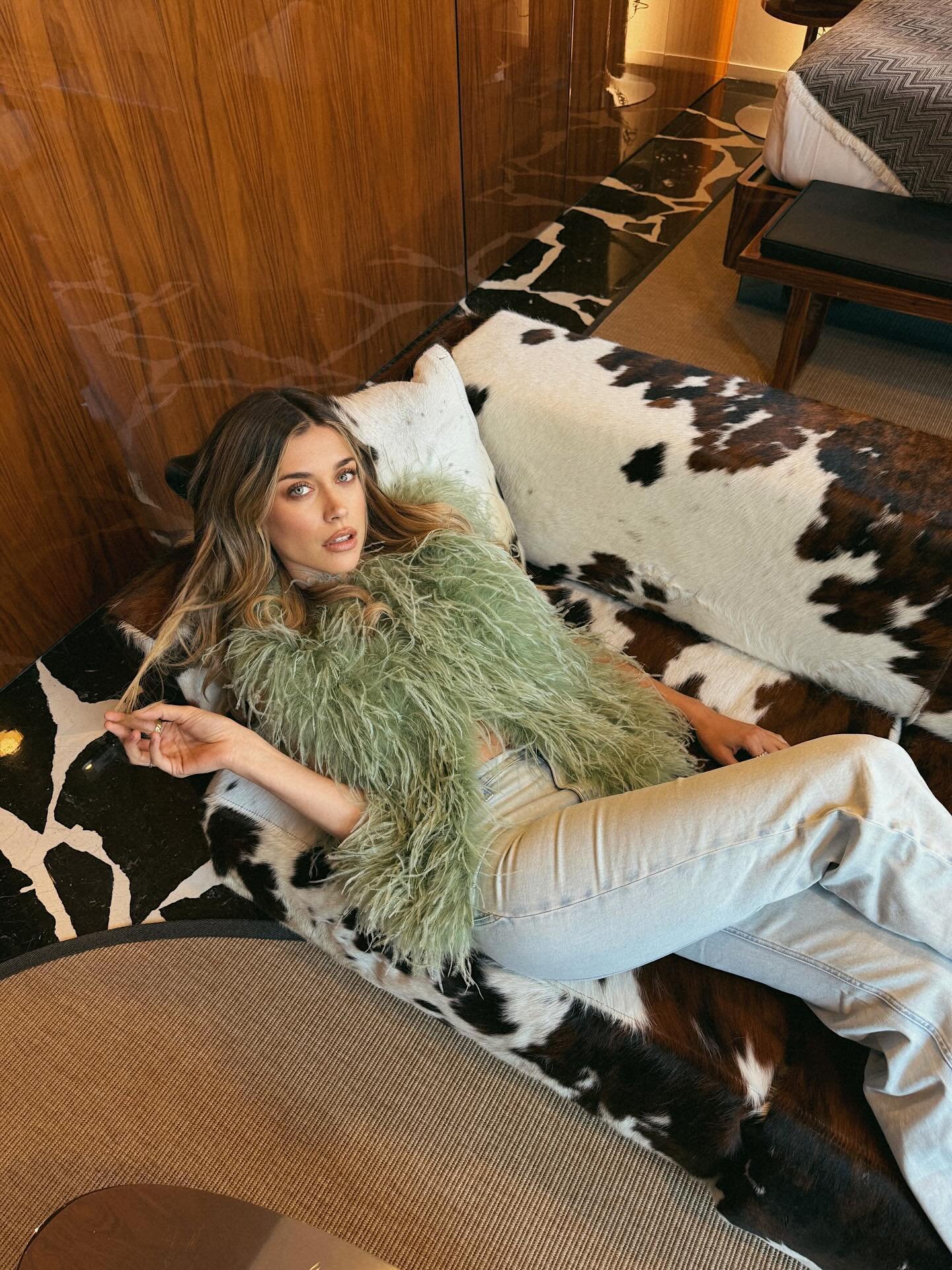 CHANDA FEATHERED VEST in SAGE | ALICE + OLIVIA