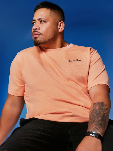 Get Weekend Ready |  Casual days are made for graphic tees. Get 2 For $50 instore and online.

#outfit #weekend #casualstyle #axlandco