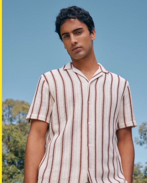 Last minute LNY shopping? Bundle up your favourite picks, for less 🛍️🤑

20% OFF — 2 items
25% OFF — 3 items
30% OFF — 4+ items 

Available in-stores and online, for a limited time only. 

#connorasia #sale #menswear