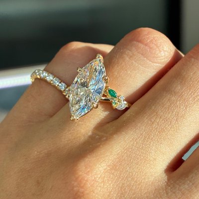 This is @juliacomil She said she was “just looking” and then this happened.