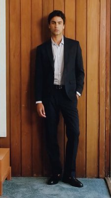 made for the main event.
when the invitation says wedding, the outfit matters.
shop sharp suits + get free shoes with any suit