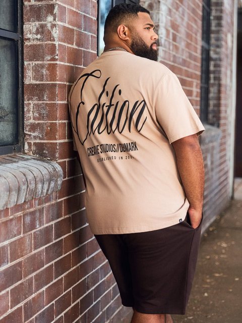 Whether it's for a coffee run or a couch day, our new sweat shorts and graphic tees are made to fit right and feel great.

#outfitinspiration #mensfashion #bigandtall #axlandco #ootd