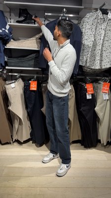 Finn's in-store right now, running through his current top picks.

Come see what a 6'6" guy is actually reaching for this week. Chinos, polos, the lot — all fitted for Big & Tall. 

Visit us In-store or Shop Online, via link in bio.

#JohnnyBigg #BigAndTall #TallMenClothing #TallMenStyle #InStoreNow #StandTallJB #NewInStore #MensChinos