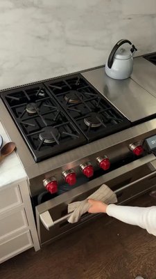 Play Le Creuset ® Signature 6.5-Qt. Cerise Enameled Cast Iron Deep Round Dutch Oven - video 0 of 2