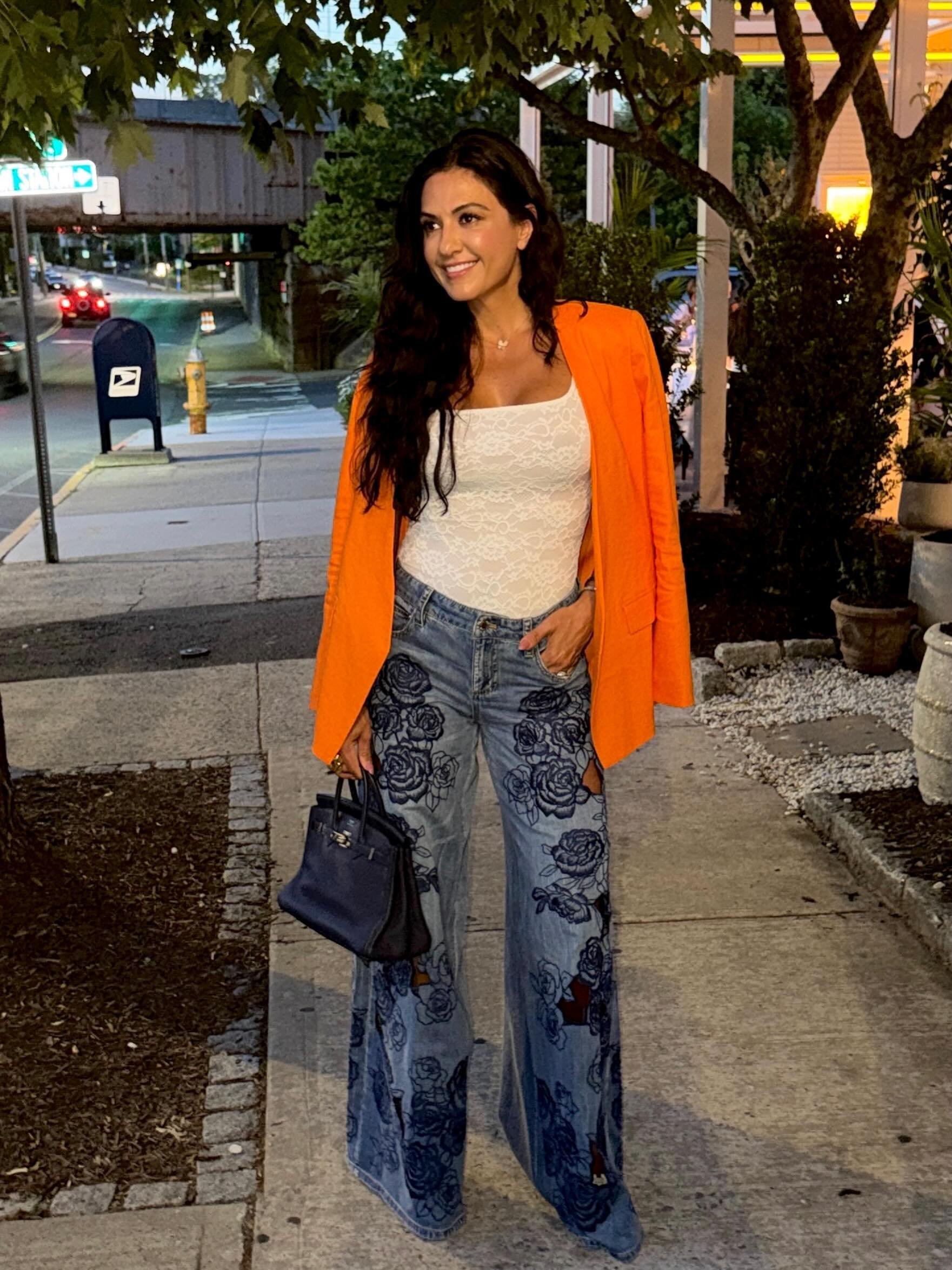 SIDNEY LASER-CUT JEAN in BROOKLYN BLUE | ALICE + OLIVIA
